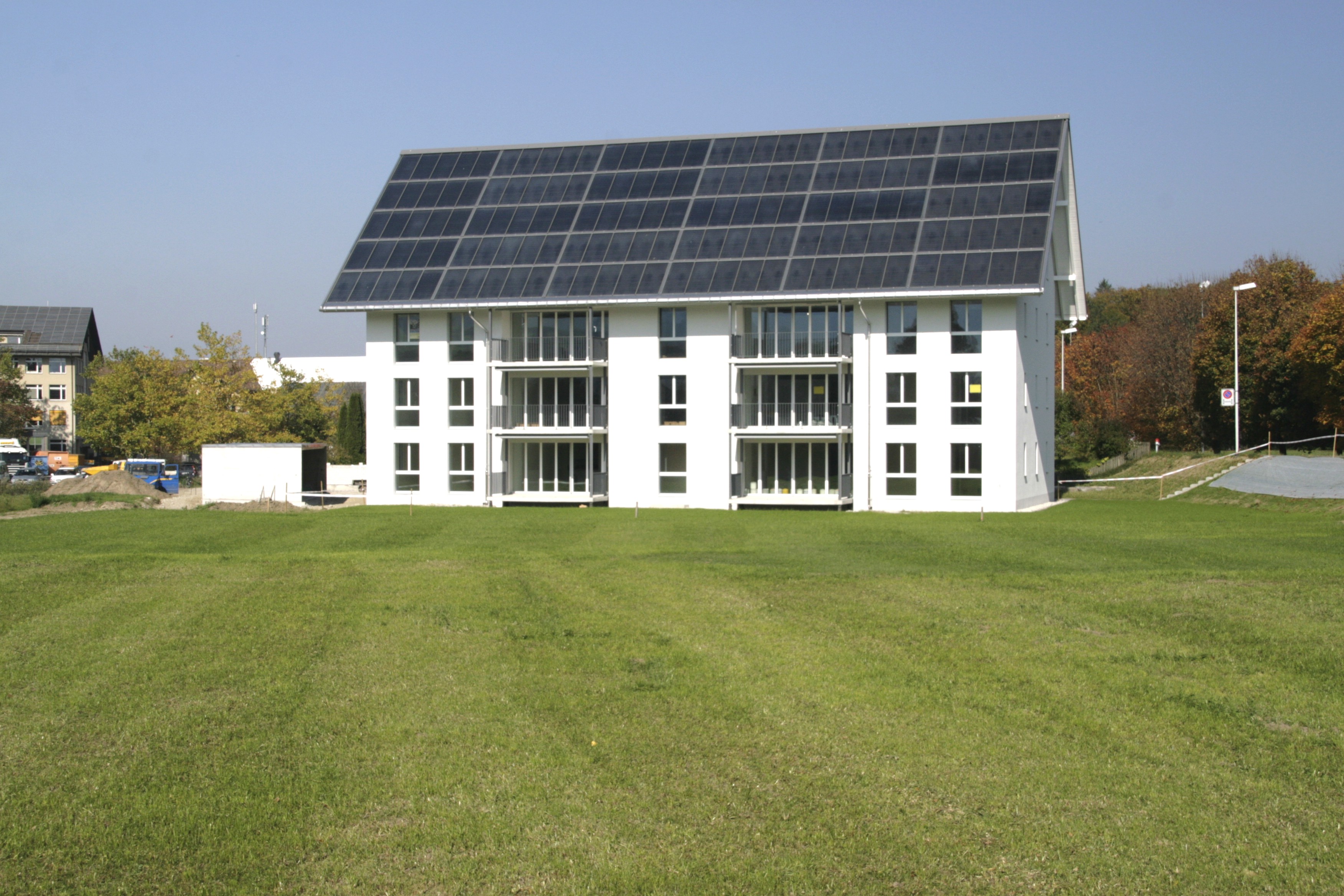 100% solar beheiztes Mehrfamilienhaus